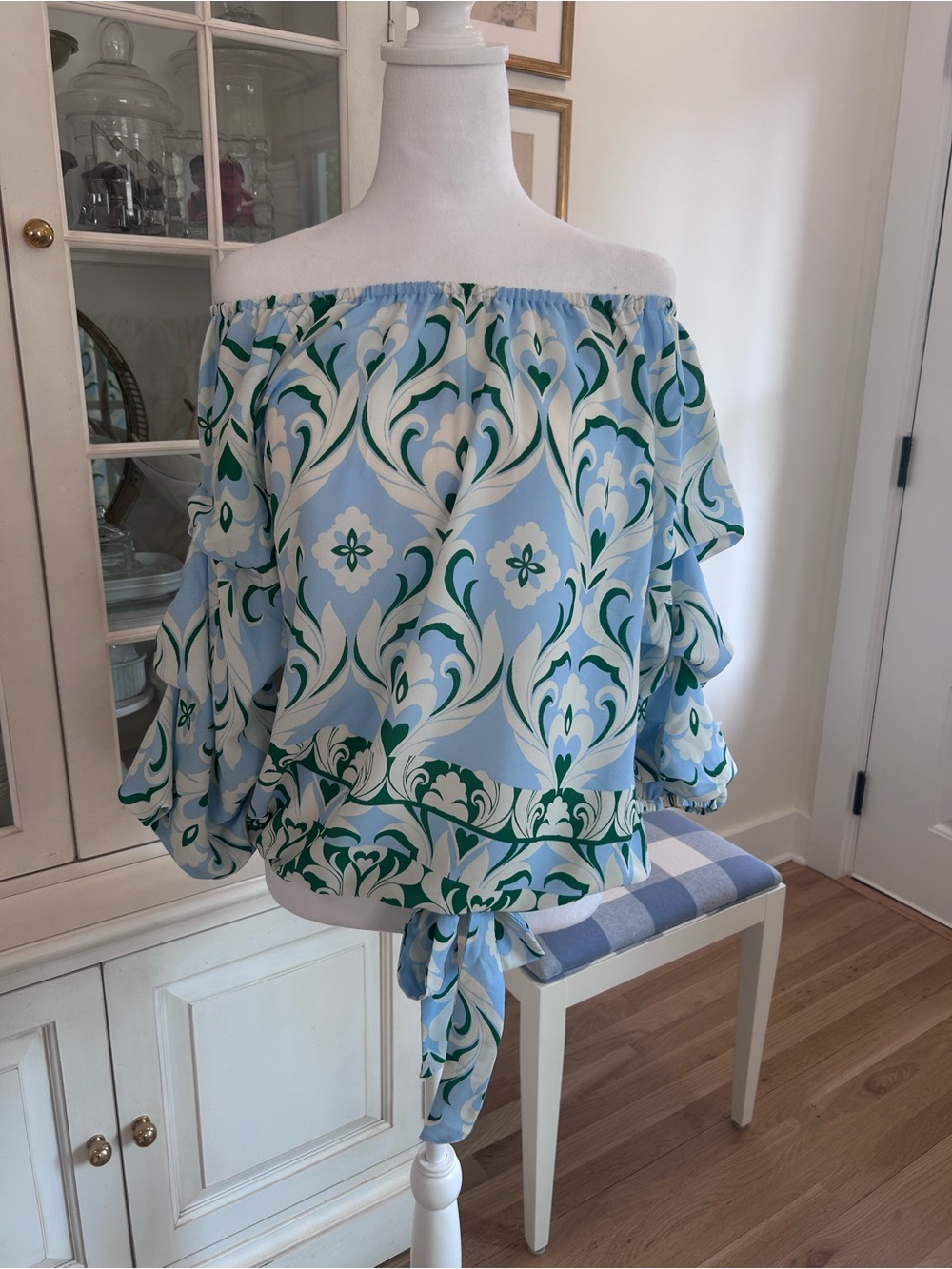CeCe Off Shoulder Top Sz Medium
